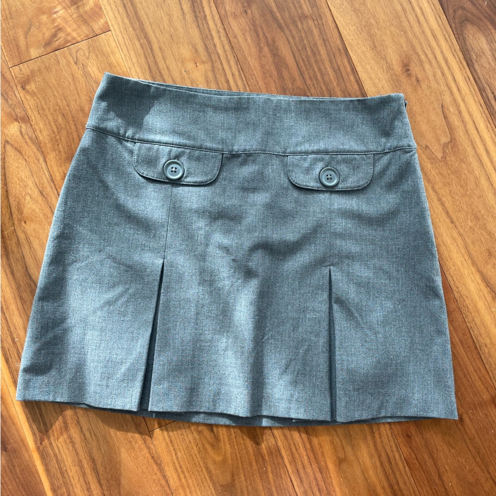 Mini grey pleated skirt